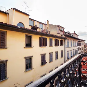 https://live-florence-guest-house.it-tuscanyhotel.com